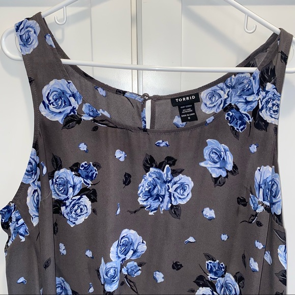 Torrid Floral Grey and Blue Sleeveless Hi- Low Top Size 0X - Picture 5 of 15